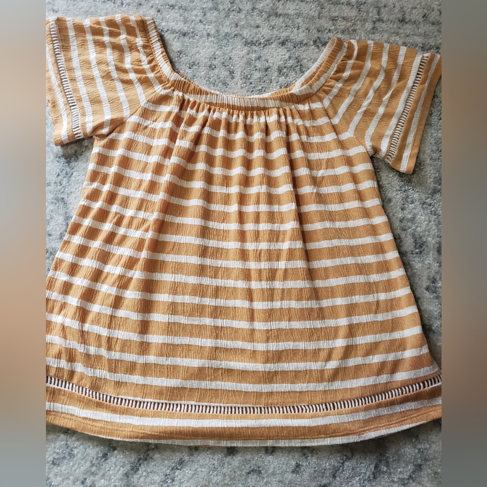 Maurices Off the shoulder Short sleeve Top Mustard Yellow striped Size Large